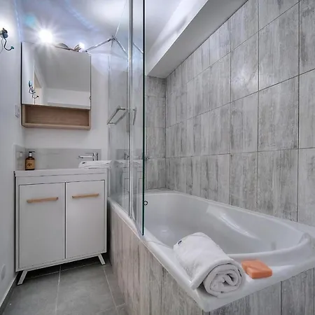 Immogroom- Sea View - Pool- Terraces - Parking - Quiet Apartment